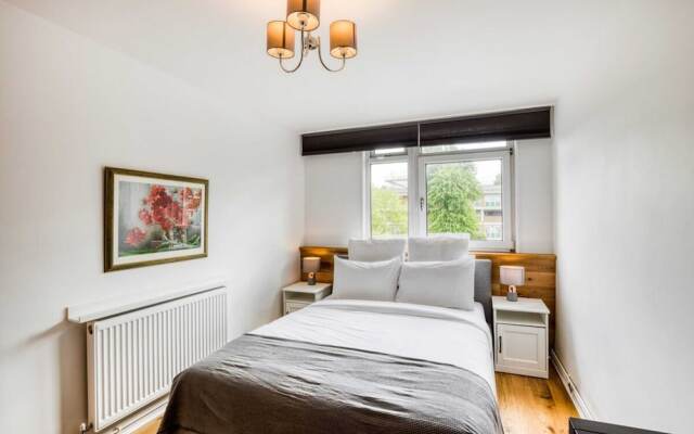 Homely 4 Bedroom House in Brixton