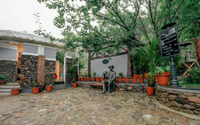 Summit Bougainvillea Tea Resort