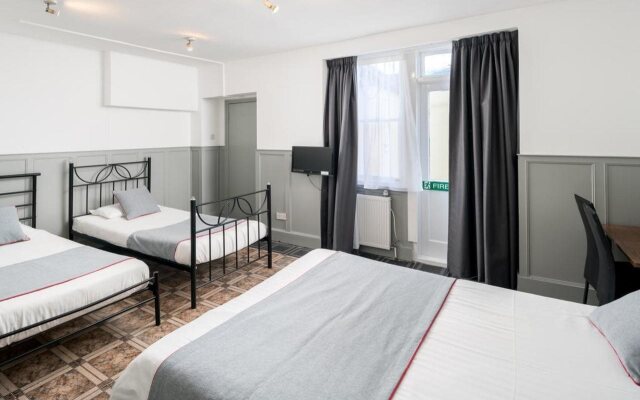 OYO Kings Hotel