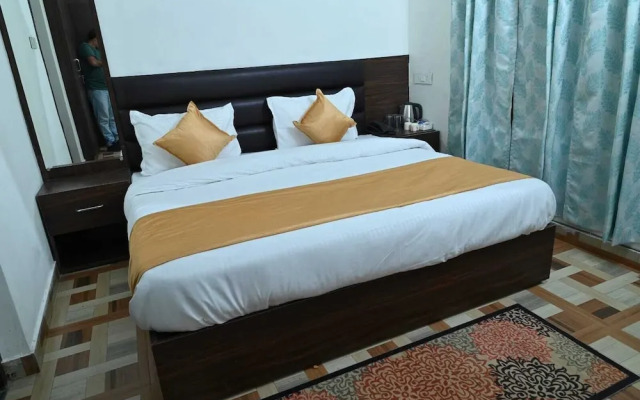 Akansha The Lake View