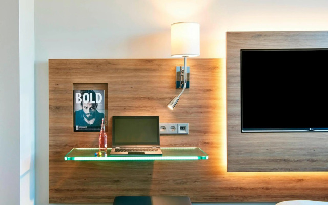 X Hotel
