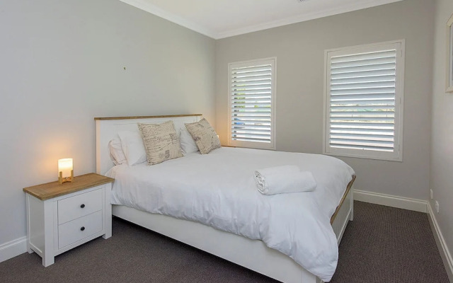 A Waterside Paradise