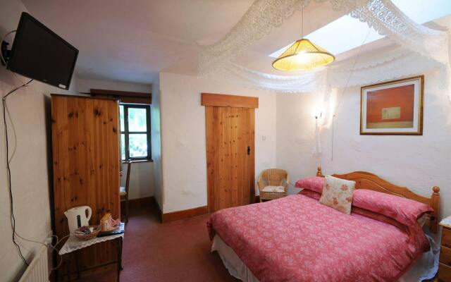 Tudor Lodge