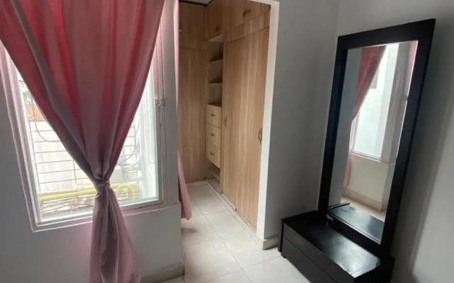 Hermoso apartamento con piscina y ascensor.