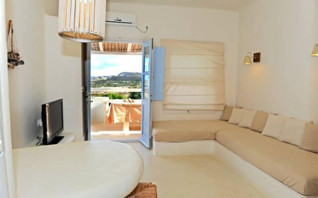 Sarakiniko View Studios