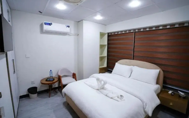 LuxVill Hotel