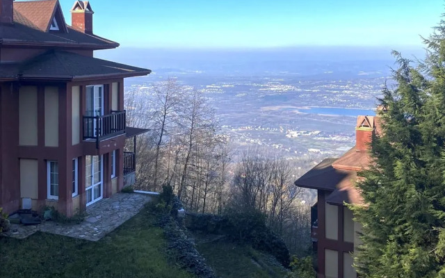 Sleek Villa With Backyard and Sapanca Lake View