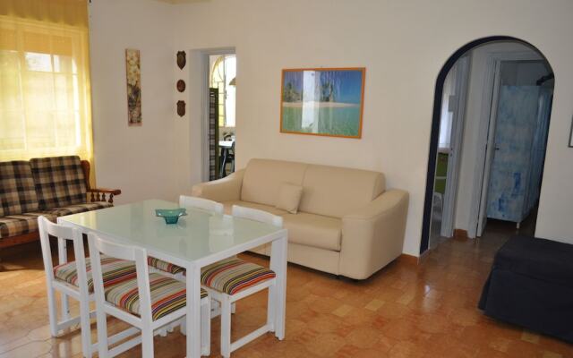 Casa Aisha con ampio giardino sul mare