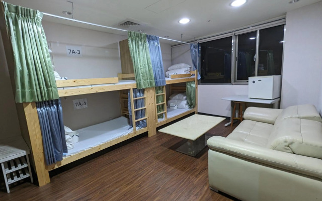 Heybear Capsule Hotel
