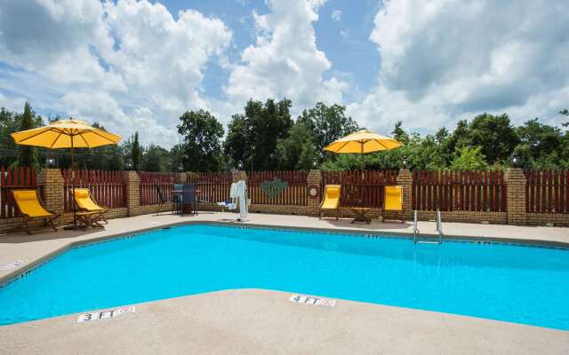 Days Inn by Wyndham Lake City