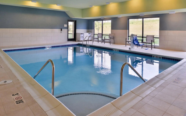 Holiday Inn Express & Suites Olathe West by IHG