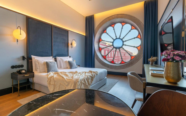 The Editory Riverside Hotel, an Historic Hotel