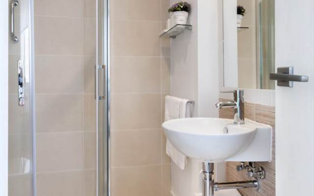 Bright & Beautiful 3 BD Apartment With Private Terrace - Magdalena Terrace