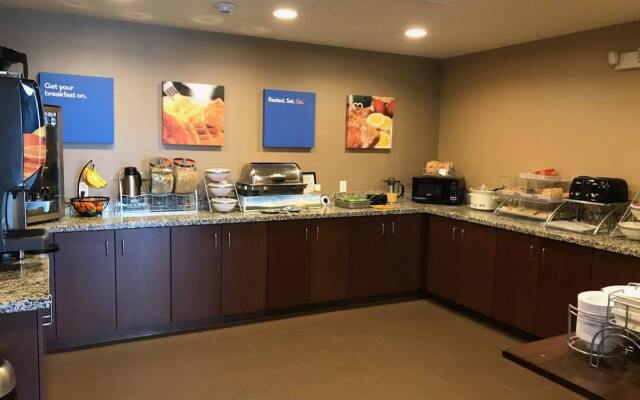 Heartland Inn and Suites