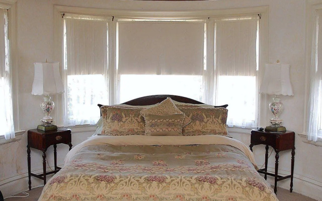 The Grand Anne Bed & Breakfast