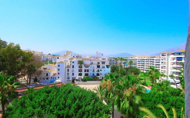1079 - Frontline Puerto Banus Apartment