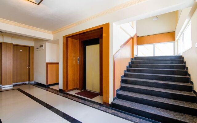 OYO Flagship 8252 Aayush Corporate Stays