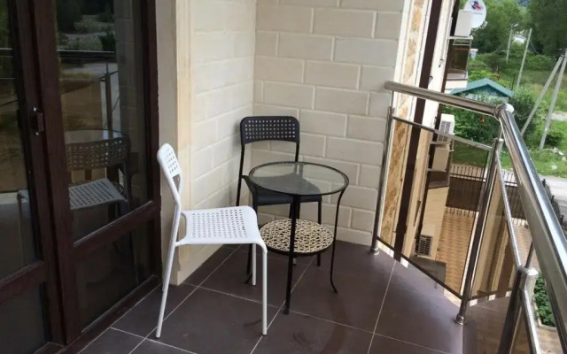 Guest House Yat-Haus