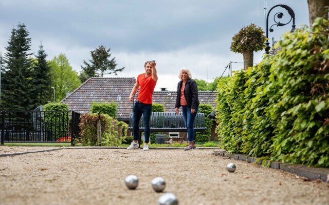 Chalet in a Holiday Park Park De Veluwe