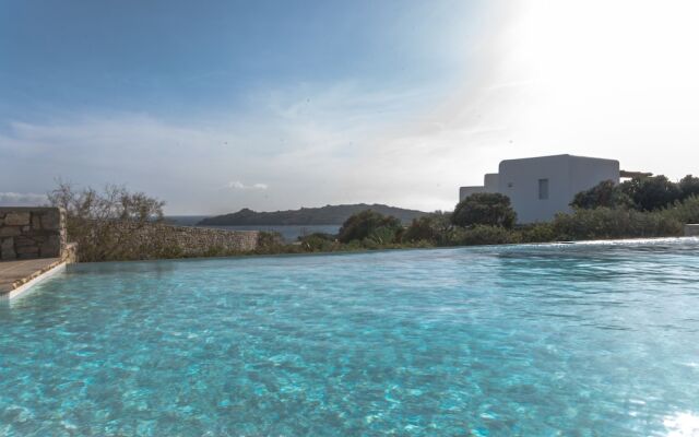 Villa Aphrodite sunkissed MykonianLuxury