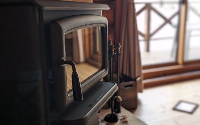 Log cabin rental & Finland Sauna Step House