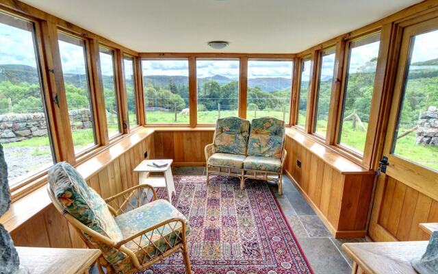 Spacious Holiday Home in Ganllwyd near River