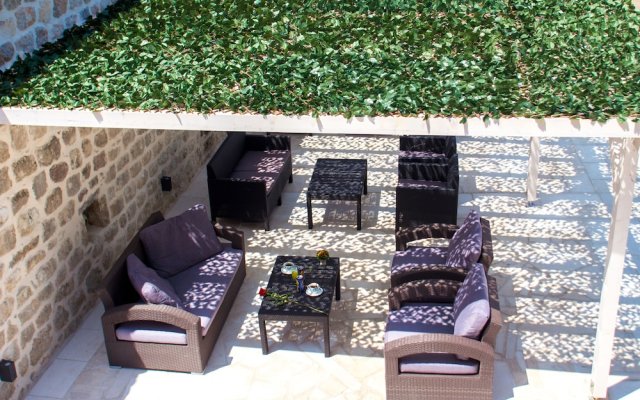 H Sara Luxury Rooms