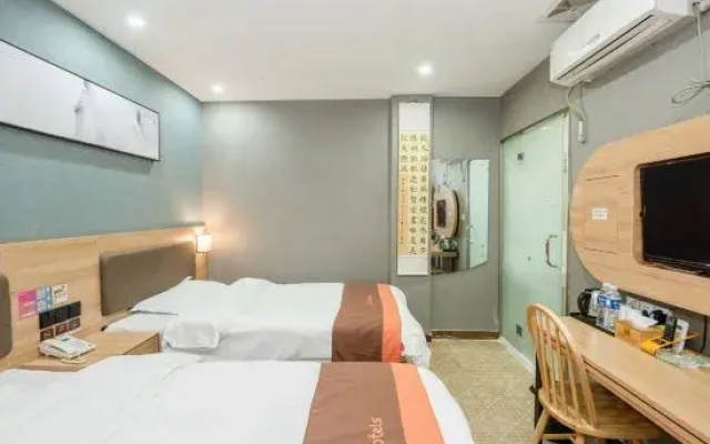 Junyi Chain Hotel (Nanjing South Railway Station Hongyun Avenue Subway Station)