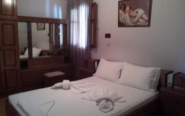 Smaragda Hotel