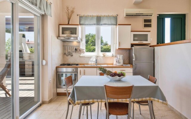 Nice Home in Liznjan With Wifi and 4 Bedrooms