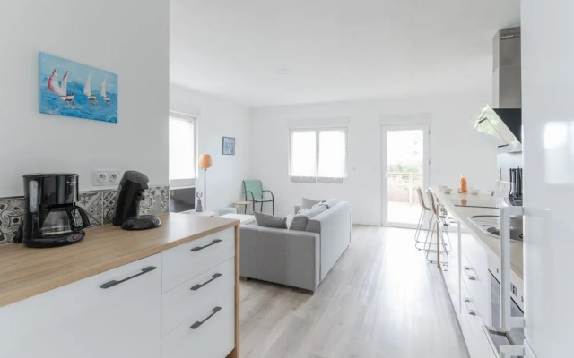 Apartment in Ploudalmezeau Near Treompan Beach