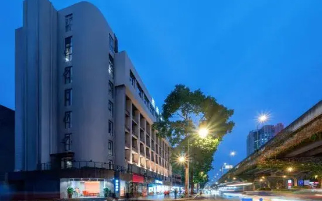 Xishang Hotel (Chengdu Yipin World Yihan Road East Subway Station)