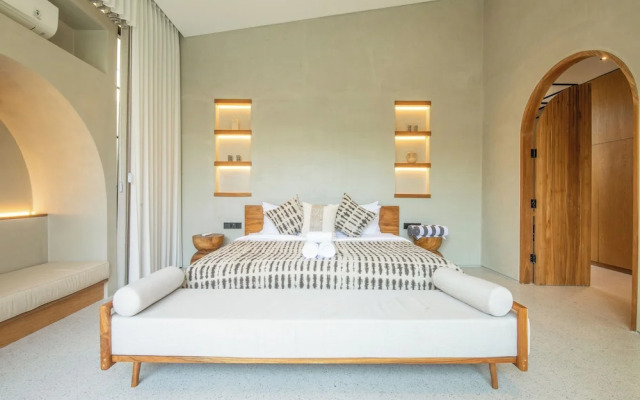 Stylish 5BR Boho Hideaway, 5 Minutes From Bingin