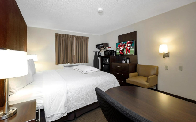 Red Roof Inn PLUS+ & Suites Malone