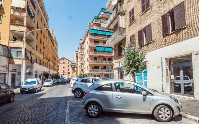 Cosy 2 bed Flat Near San Giovanni