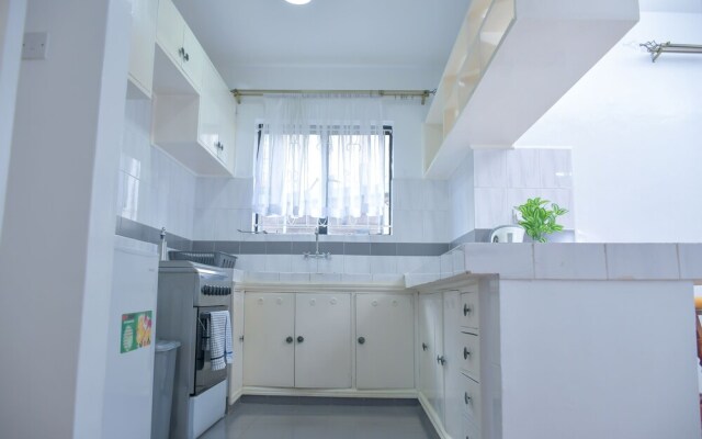 Homes by Della