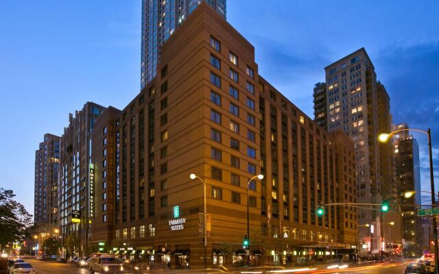 Embassy Suites by Hilton Chicago Downtown River North