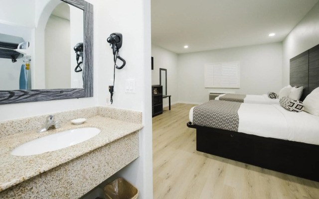Sapphire Inn and Suites