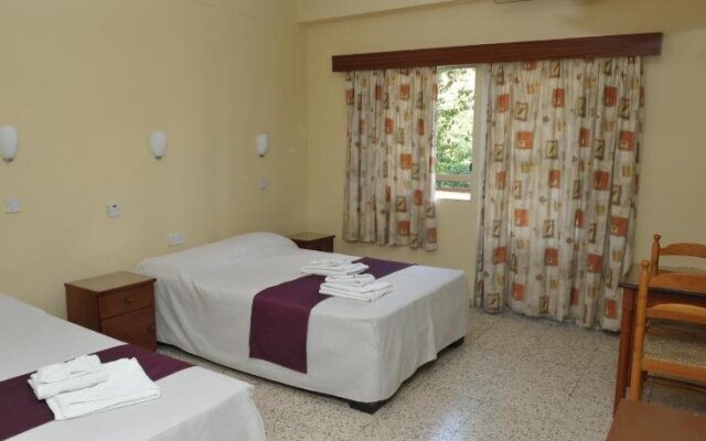 Minaides Hotel