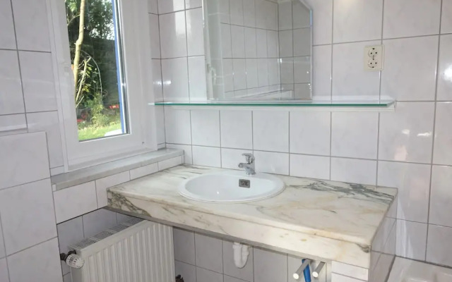 Tolstov-Hotels Large 3 Room Apartment with Garden