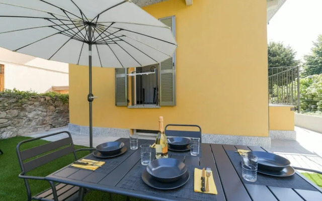 Sunflower Apartment 1 With Terrace in Baveno