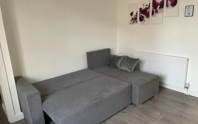 Worksop Newly Refurbished 2-bedroom House