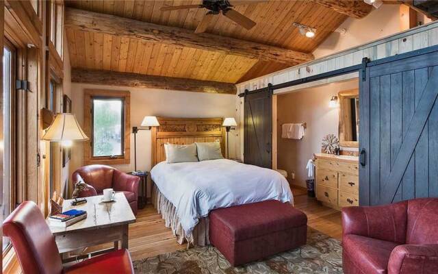 Mountain High Chalet