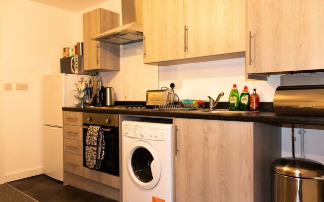 Livestay - Chic One Bed Apartment Near Heathrow