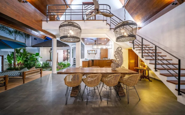 Splendid Private Villa, 4 BR, Canggu With Staff