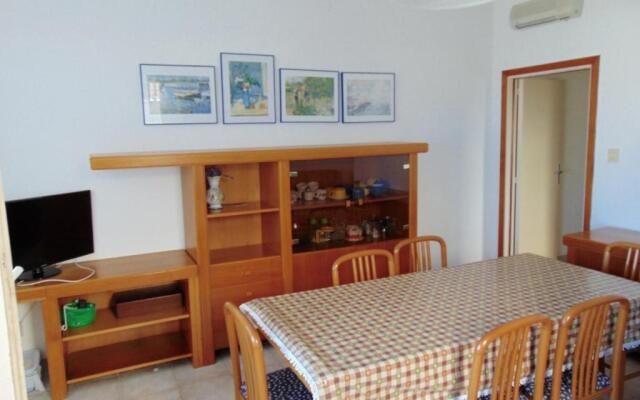 M263 - Marcelli, trilocale con portico fronte mare