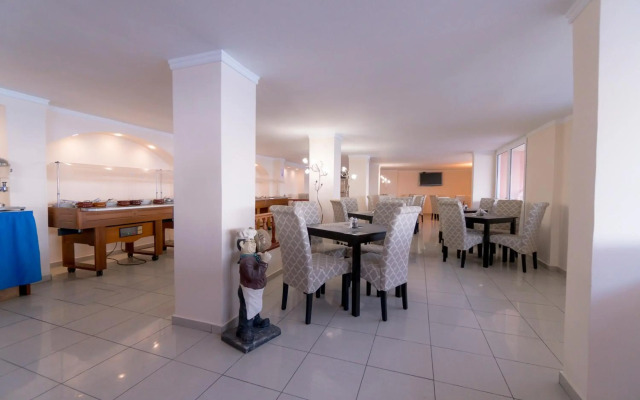 Corfu Maris Hotel