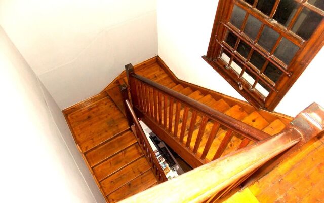 Trap Houz Backpackers