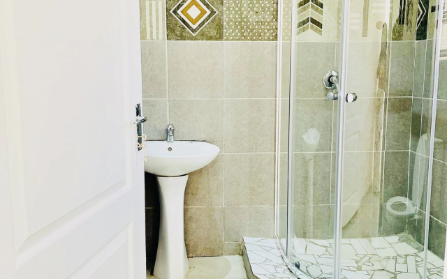 Airport Royal Guest House