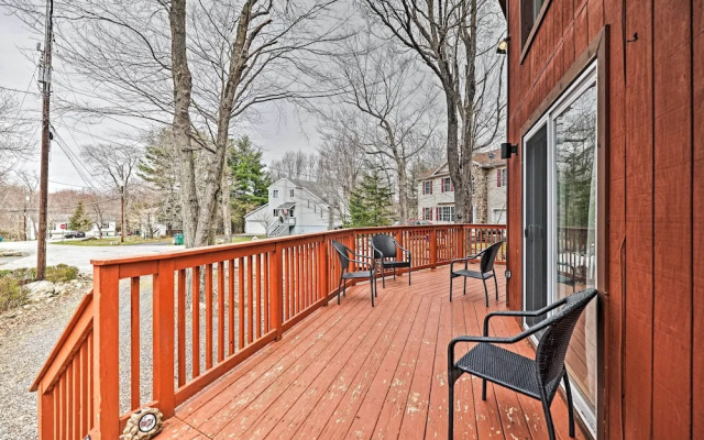 Golf, Ski + Fish: Cabin w/ Deck in Tobyhanna!